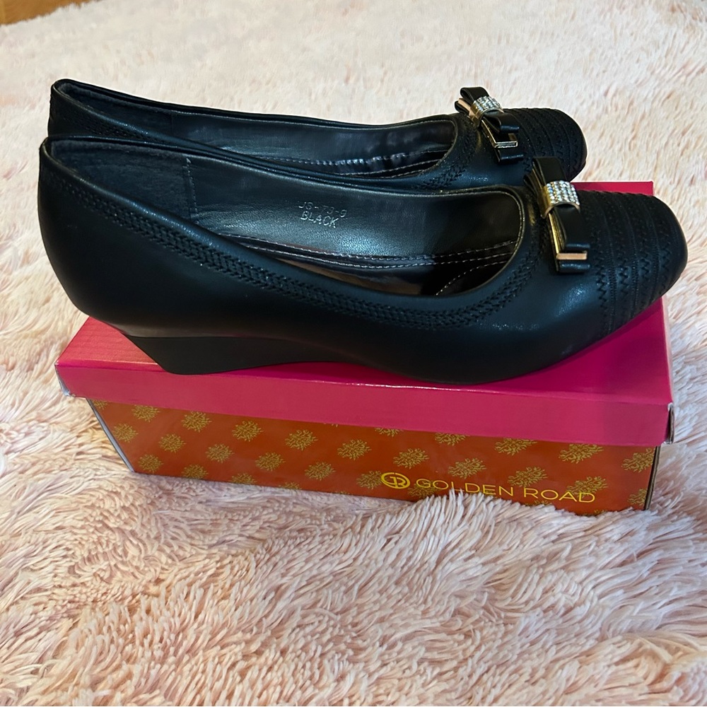 G.N.D New York Woman's Black Fashion Shoes. Size 9